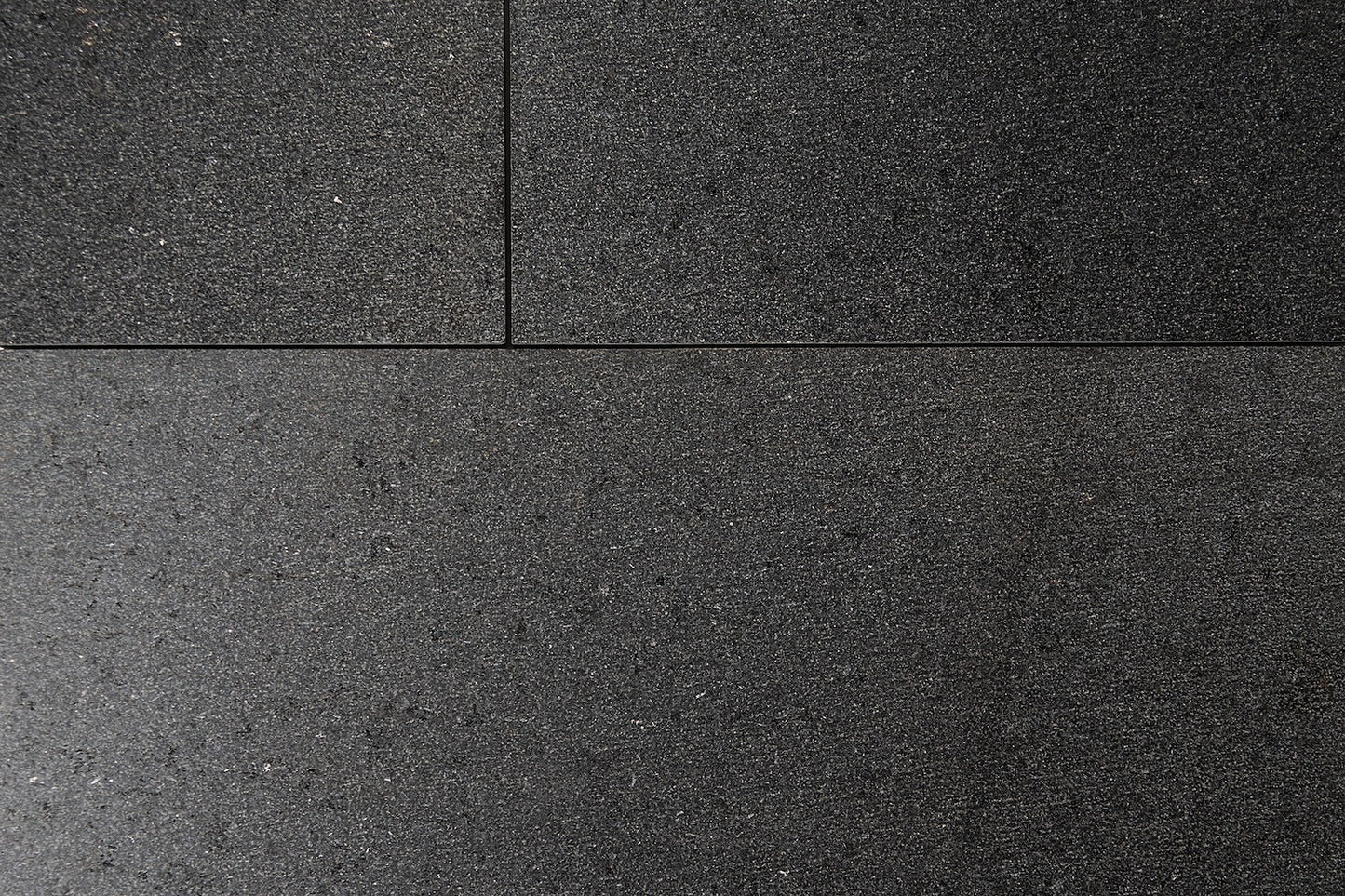 Alps Of Scandinavia Black Antik Naturstensplatta