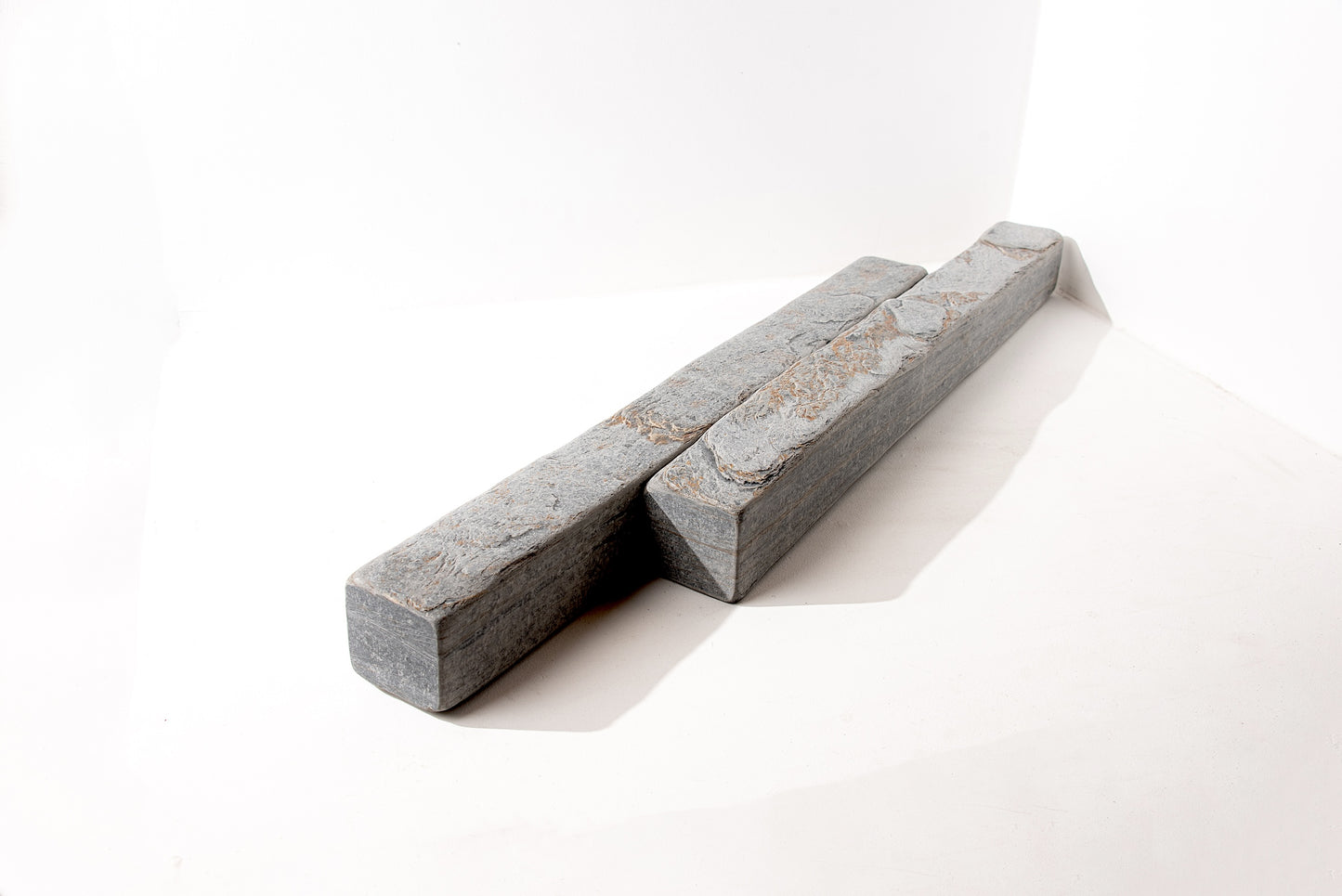 Frost Valley Dark Grey Tumlad Kantsten 75x8x8 cm
