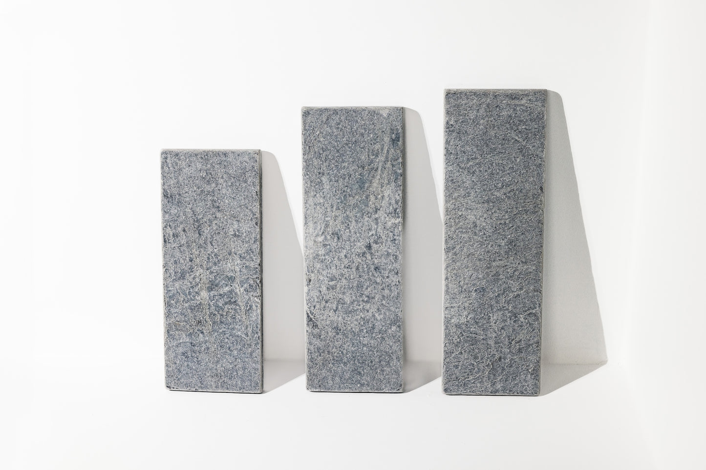 Frost Valley Light Grey Tumlad Naturstensplatta