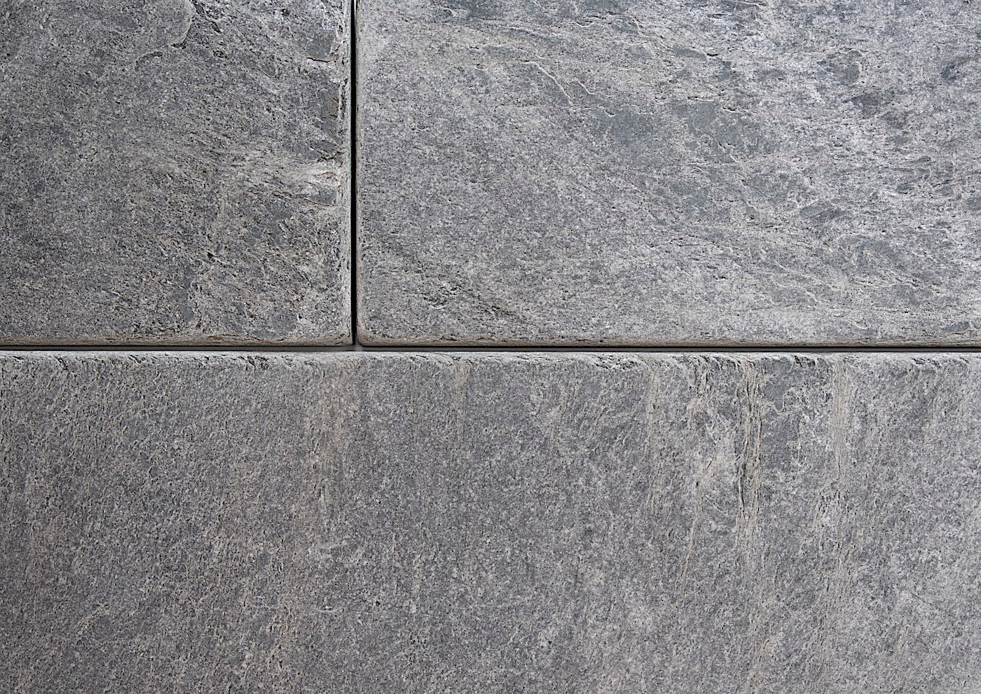 Frost Valley Light Grey Tumlad Naturstensplatta