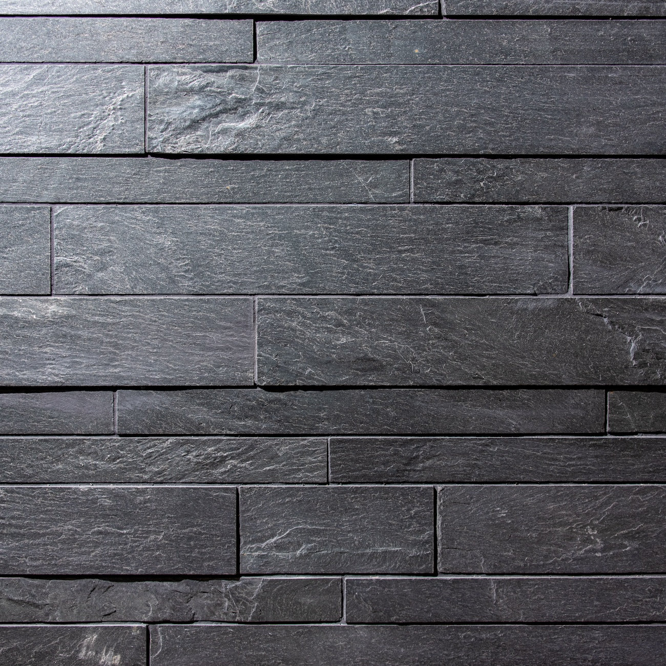Frost Valley Dark Grey Natural Stripe Beklädnadssten