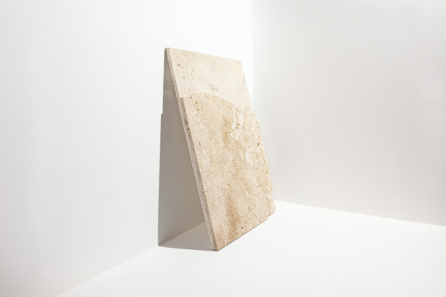 Mountains of Europe Beige Antik Travertinplatta 12 mm