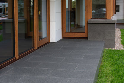 Nordstone Svart Anti-Slip Naturstensplatta